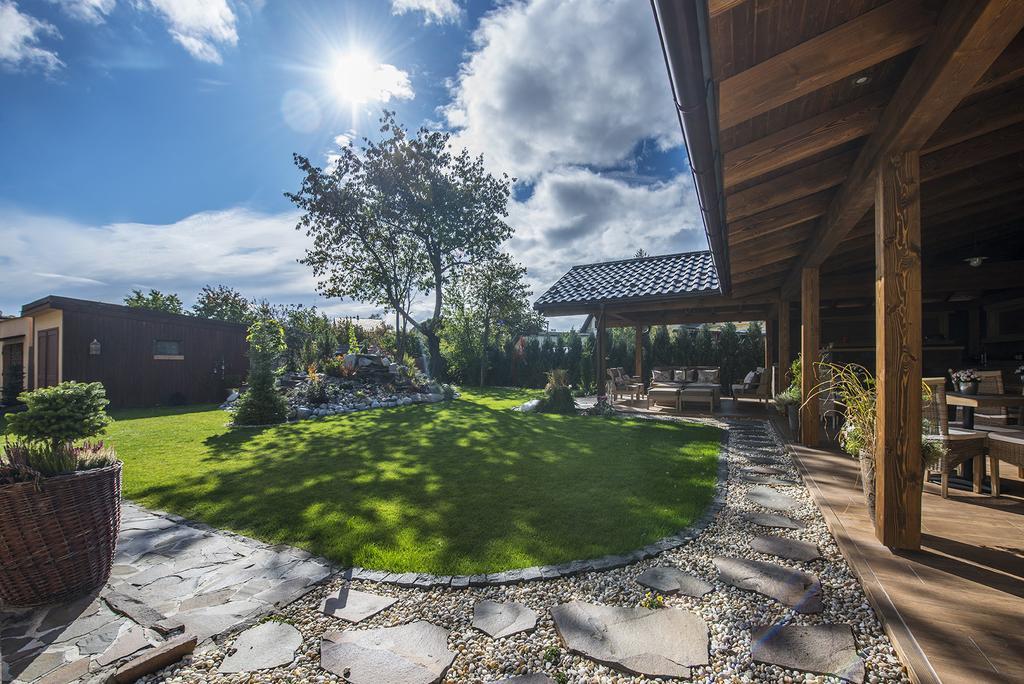 Pension Vila Mery Poprad Bagian luar foto