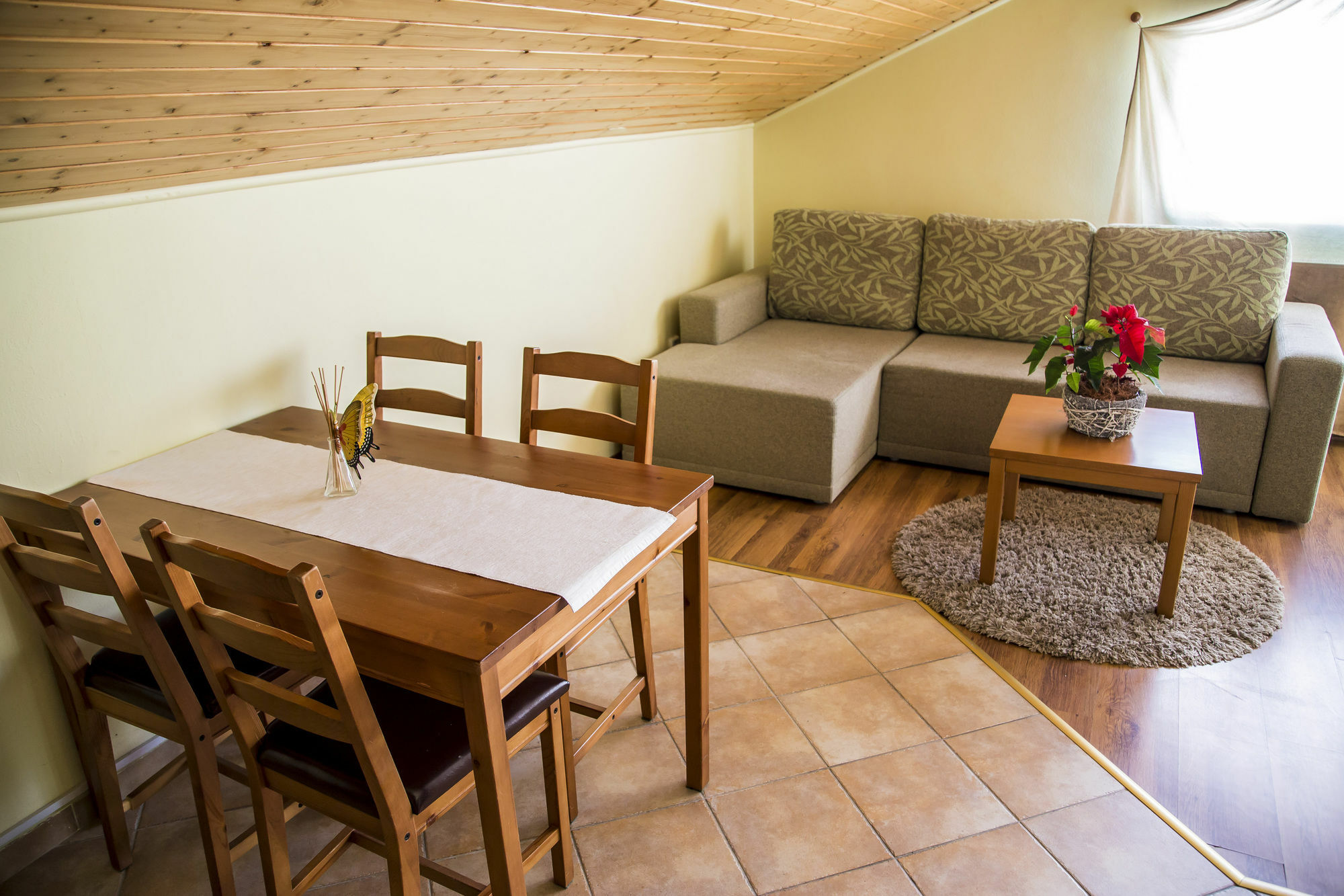 Pension Vila Mery Poprad Bagian luar foto