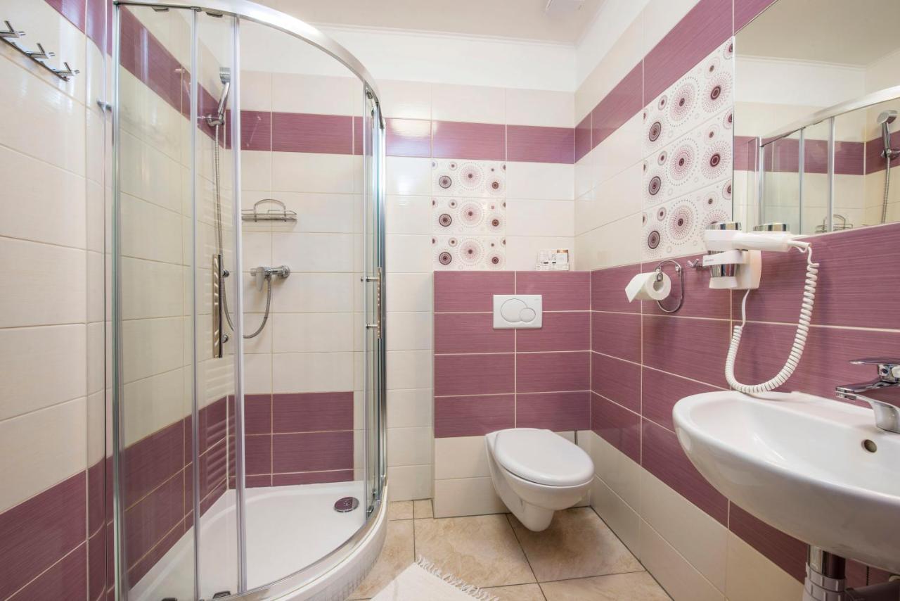 Pension Vila Mery Poprad Bagian luar foto