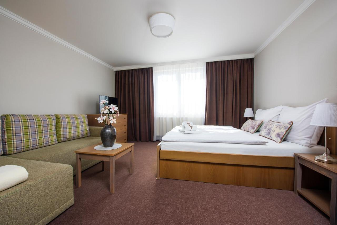 Pension Vila Mery Poprad Bagian luar foto